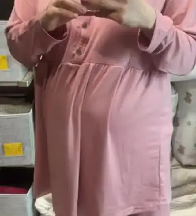 잠옷으로도 입기 편하고 캡내장 되어있어서 실내복으로도 입기 좋을 것 같아요~!~!~!