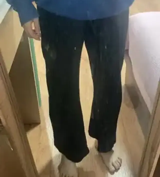 이걸 왜 이제야 샀을까요 고민을 하던 게 무색할 정도로 너무 편하고 좋습니다. 입어보