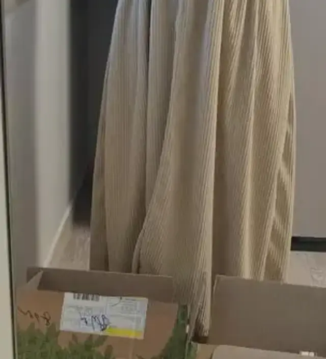 위에 가디건이랑 같이 입으니 매번 색다른 옷 같고 좋아요
