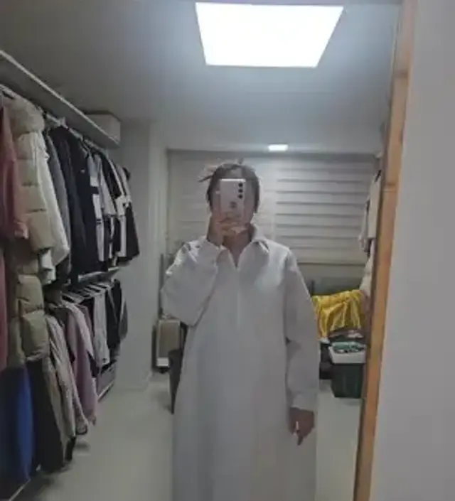 수유까지 가능한 점도 좋았고, 배가 부를수록 원피스가 편해서 픽했어요. 지퍼 안쪽 목