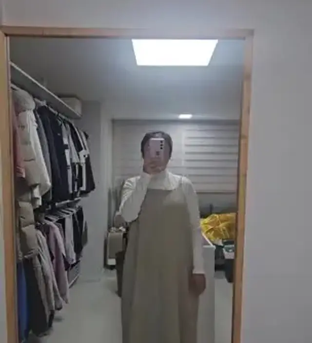 가격 대비 괜찮아요. 쫀쫀하고 생각보다 도톰해서 좋았습니다. 목 끝에 마감부분이 약간