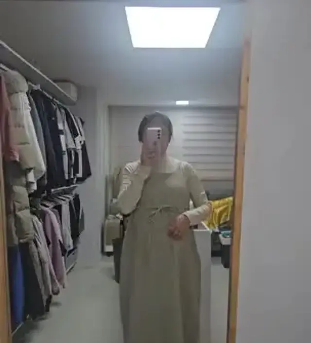 예뻐요. 배도 많이 안나와보이게 커버해주면서 단정하고 여성스러운 무드가 만족스럽습