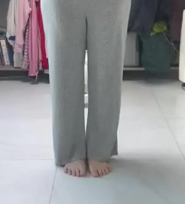 원단이 부드럽거 가벼워서 집에서 입기 편하고 좋아요
