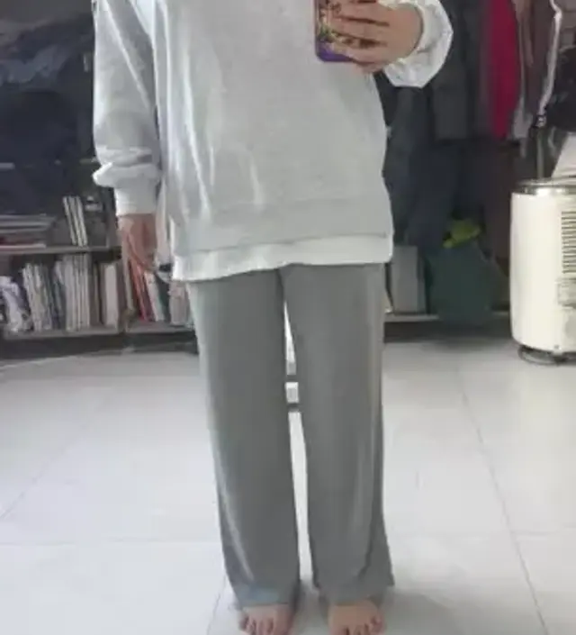 원단이 부드럽고 가벼워서 착용감이 좋아요 
