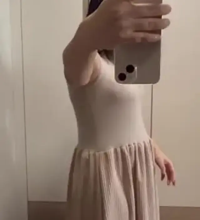 길이도 길고 도톰해서 맘에들어요 잘입어질듯합니다