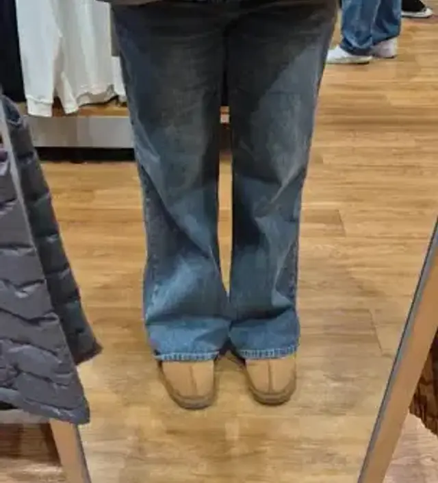 저한테는 길이가 살짝 길긴 하지만.. 핏도 괜찮고 임부복 티도 많이 안나서 좋아요