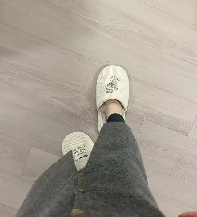 동영상/사진 순서가 블랙->차콜인데 처음에 블랙만 두개할까 하다가 차콜도 선택했는