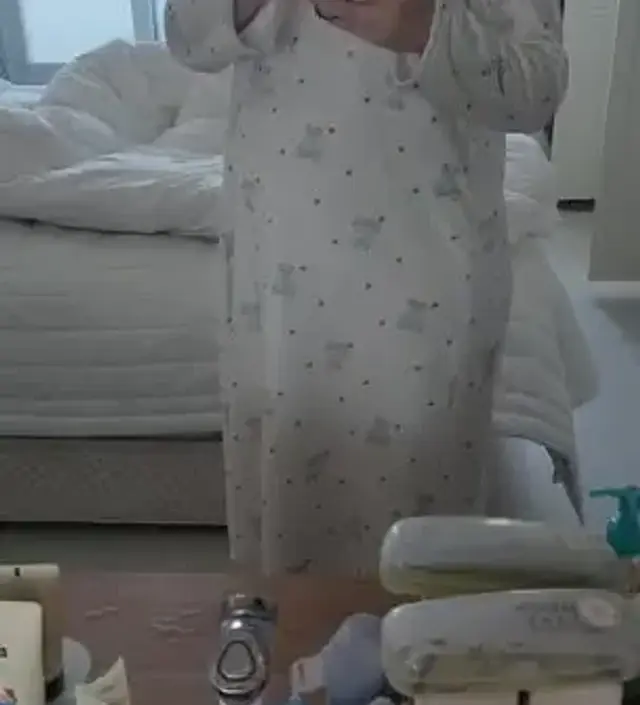 배송받자마자 넘 만족했어요!! 귀여운것도 좋고 부들부들 따뜻해요