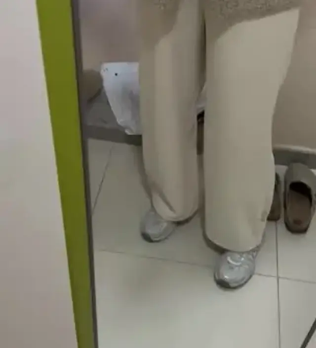 바지랑 길어서 맘에들어요 키가 167이라 임부복중 긴게 잘 없더라구요 가격이 좀 나가지