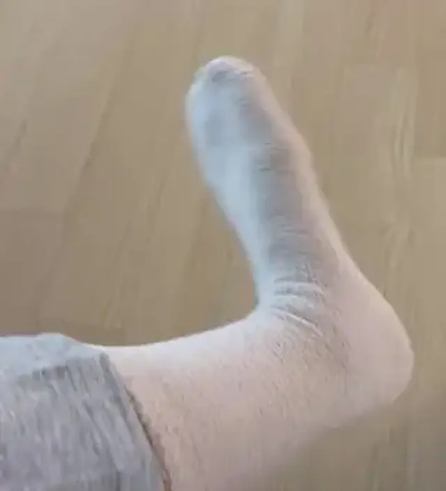 길이도 길고 잘 늘어나구요. 사이즈도 완전 괜찮습니다. 조리원에 가져 가려구요.