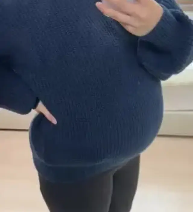 뭔가 출산하고 나서도 꾸준하게 잘 입을 것 같아 샀는데 착용감고 좋고 사이즈고 넉넉해