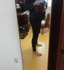 색상도 맘에 들고 길이도 적당합니다. 싸이즈는 라지를 구입했는데 넉넉하네요. 그냥 꼭