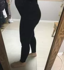 그냥 쫄바지느낌이예요 기모레깅스 라지 입다가 요거 입으니 약간 헐거운것같지만 롱후