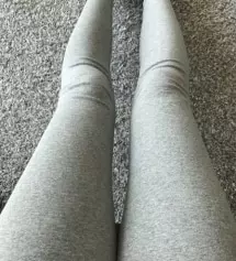 바지 재질이 좋고 쫀쫀합니다.
