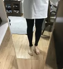 레깅스 진짜 잘 샀어요~^^ 비치지도 않고 길이도 적당하고, 쫀쫀하고 좋아요!! 좋은 상