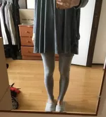 입었을때 촉감과 신축성이 좋아 일단 너무 편합니다. 재질도 마음에 들구여^^ 다리가 얆