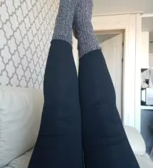 엄청 편해요~ 배가 정말 편하고 다리부분도 조이지도 않고 그렇다고 흘러내리지도 않고