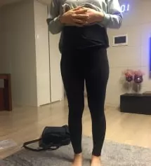 쫀쫀하고 길이도 적당하고 편해요 만삭때까지도 입을 수 있을것 같어요 살이 많이 쪄서