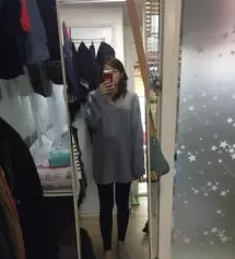 하체부실이라 임부레깅스 잘안맞는데 요건 사이즈도 좋고 쫀쫀하네요~ 일단 검정하나 샀