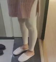 지난번 주문해서 입어보고 마음에 들어서 다른색으로 재주문했어요 아이보리라도 내복같