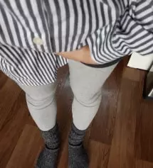 오늘 받아서 입었는데  배송 빨라서 좋아요~~^^
