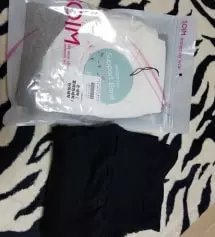 겨울 기모 상품도 입었었는데 넘 편해서 봄 레깅스로 주문했는데 괜찮아요~~