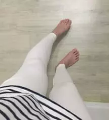 어두운 색상만 있어서 밝은색 레깅스 구입했어요^-^
