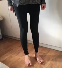 신축성 좋고 편하네요~ (제가 키가 큰 편이라) 길이가 길어서 만족스러워요~ :) 레깅스