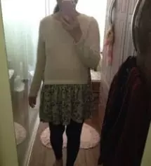 s 사이즈 샀는데 배가 약간 쫀쫀하게 느껴지네요~
