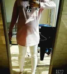 흰색 레깅스~!! 봄에 입기 딱좋은 두께구요 너무~~~~~ 싼것처럼 얇지않고!! 가을보다 두