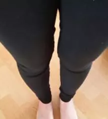 밍크레깅스 기모로 입다가 너무 두꺼워서 좀 얇은걸로 구매했는데요 
