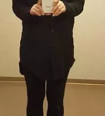 처음에 입었을 때는 생각보다 광택있는 재질이라 별로인가 싶었는데, 입을수록 편하고 