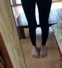 레깅스 첫 구매했는데 넘 편해요 길이도 많이 길진 않고 배부분도 편하고 좋아요 하나 