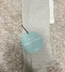 재질이랑 색상이랑 정말 맘에 드는거 같아요~
