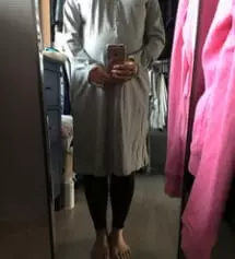 배가많이나와서 편한옷이없는데 이 레깅스짱짱하게흘러내리지않고 배를받춰줘서 잘입고