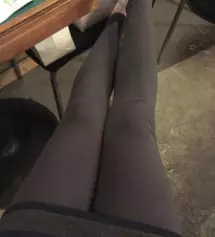 1+1 1,000원디씨되서 아이보리랑 먹색 S싸이즈 주문했는데 배부분 너무 편하고 레깅스두