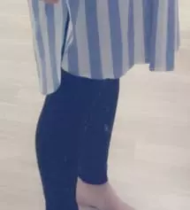 소임에서 함께 구매한 셔츠와 함께 입었어요~ 주수에 비해 살이 좀 많이 찐 편이고(특히