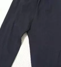 두께감이 조금 있어서 추워질때 입으면 좋을꺼같네요
