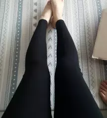 색깔도 맘에들고  너무편해요  요가할때나 이제곧 날씨쌀쌀해지는데 딱인것같아요  색깔