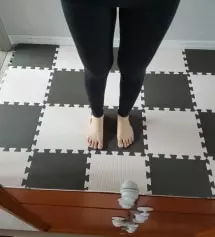 레깅스 정말 편해요. 스키니 입은것보다 레깅스가 더 날씬해보이는것 같네요.
