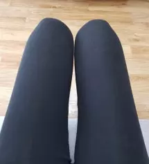 꽉쪼이는 느낌없이 정말편하네요~~길이도 잘맞고 좋아요ㅎ 근데 먼지가 좀 잘붙고 잘늘