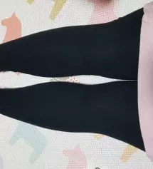 쫀쫀하니 원하던 레깅스에요. 심리스라 좋네요. 지금은 좀 톡톡하고, 날이 좀더 쌀쌀해