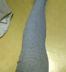 편하게 입으려고 라지 사이즈로 구매했어요. 배도 편하고 아직은 더운 듯하지만 곧 많이