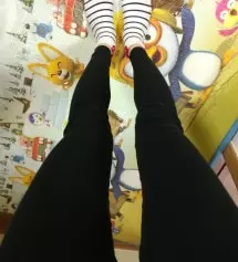 쫀쫀하고 핏 살려줘서 좋구요. 지금 날씨에 입기 딱이에요 더 추워지면 기모 들은 것 사