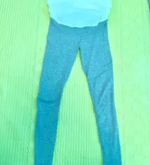 허리가 잘 늘어나서 임신전 싸이즈로 생각하고 사도 될 거 같아요
