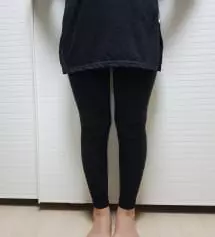 7개월때 살이 무럭무럭쪄서 사이즈 고민했는데 M하니까 적절합니다. 키작맘인 저에겐 길