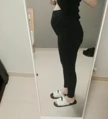 다리 부분은 면이고 배 부분은 스타킹 원단이에요~
