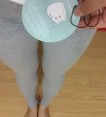 허리감싸는게 확실히 다른거 같아요~^^ 다리도 쫀쫀하고 길이감은 살짝 긴거같아요~~ 그