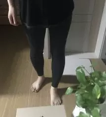 원단이 엄청 좋아보이는 소재는 아니고 가장 대중적인 래깅스 입니다. 
