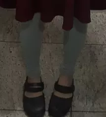 쫀쫀하고 너무 얇지않아좋네요 쭉쭉 잘 늘어나고 길이도 길어서 넘 좋아요 레깅스살때마